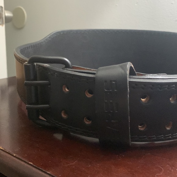 Gymreapers Weightlifting Belt - 7MM Leather Back Support - Black Size XL - Picture 5 of 8